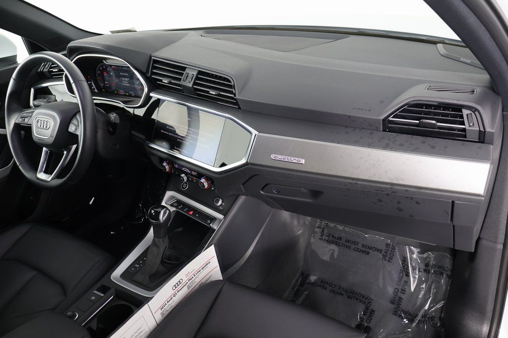 Thumbnail: 2024 Audi Q3 - 9