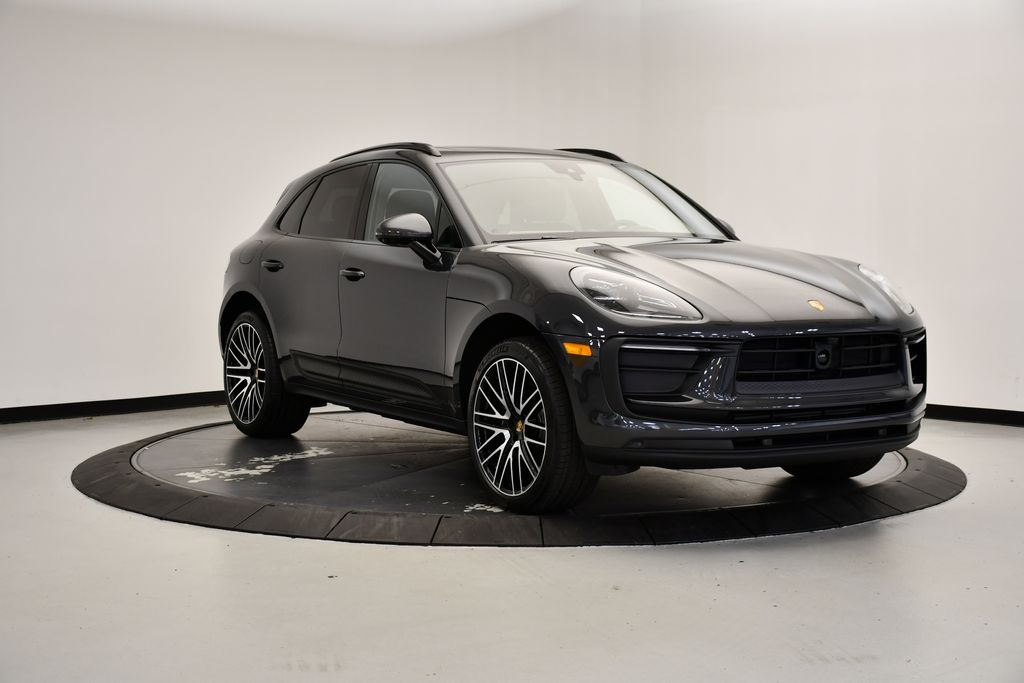 Thumbnail: 2026 Porsche Macan - 9
