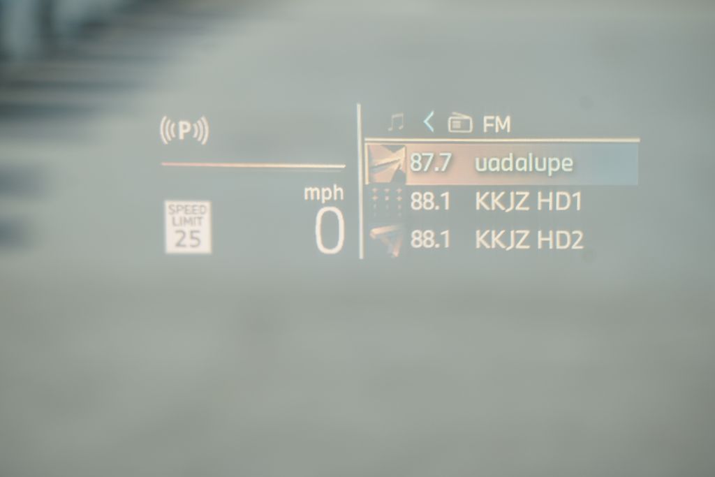 2025 BMW X2 xDrive28i 8