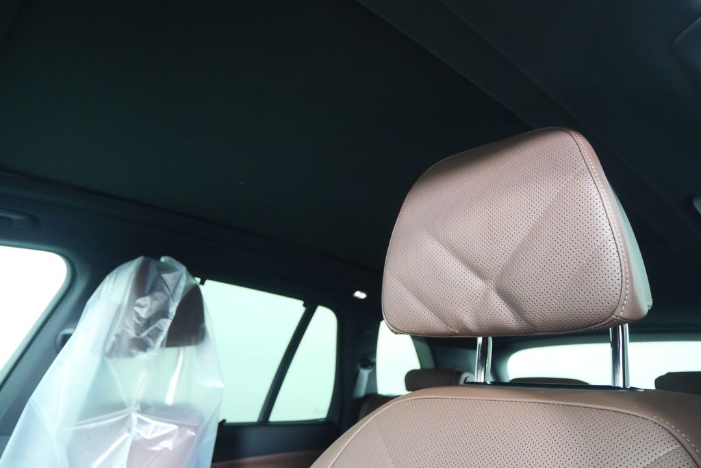 Thumbnail: 2026 BMW X5 - 12