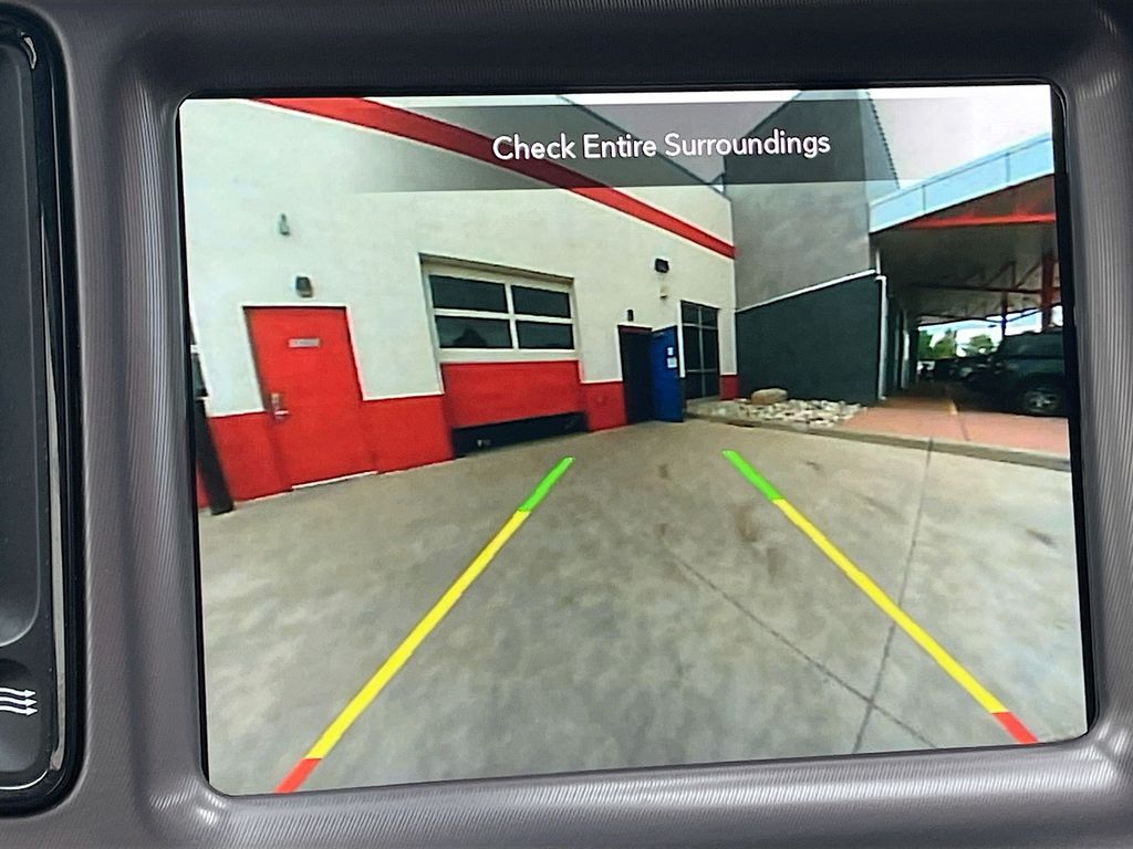 Used 2022 Black Dodge SXT image 13