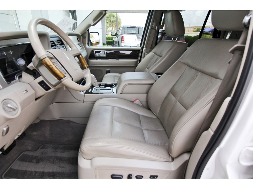 2010 Lincoln Navigator L Base - 5