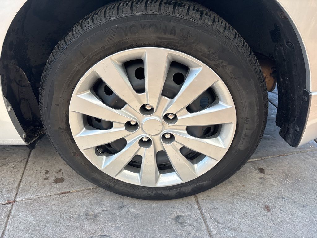 Used 2019 Silver Nissan S image 11