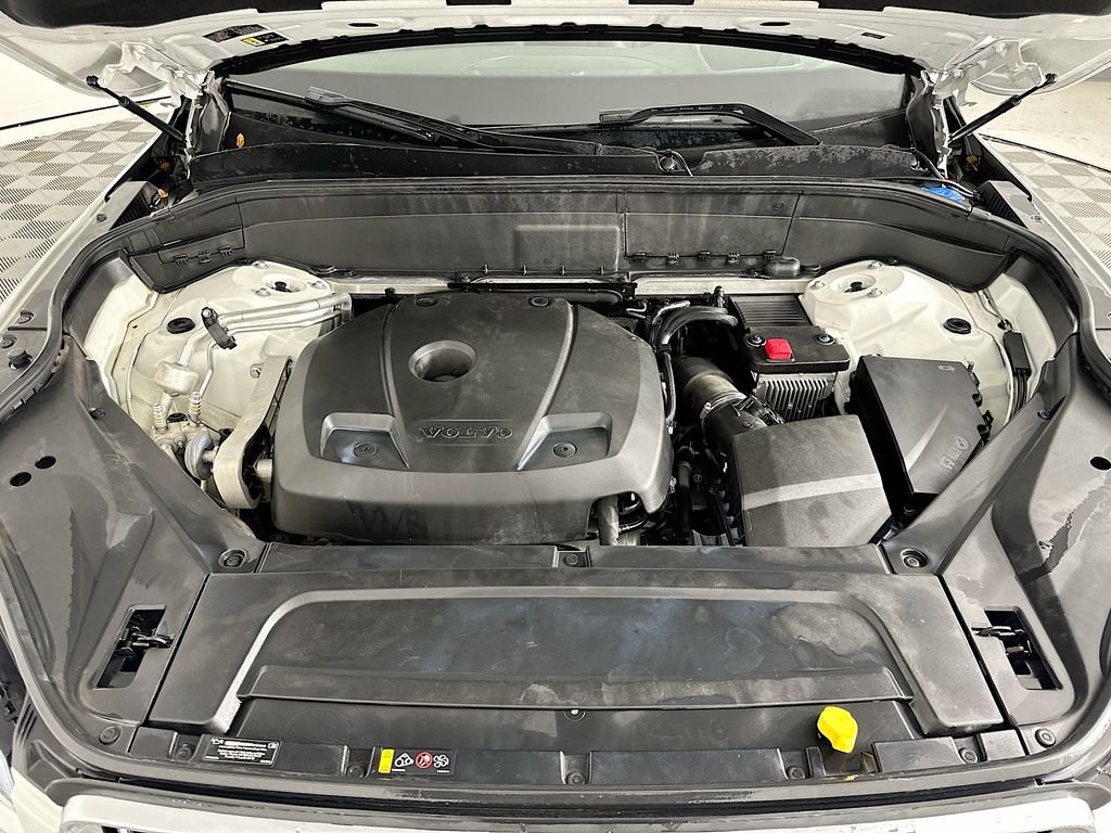 Thumbnail: 2020 Volvo XC90 - 32