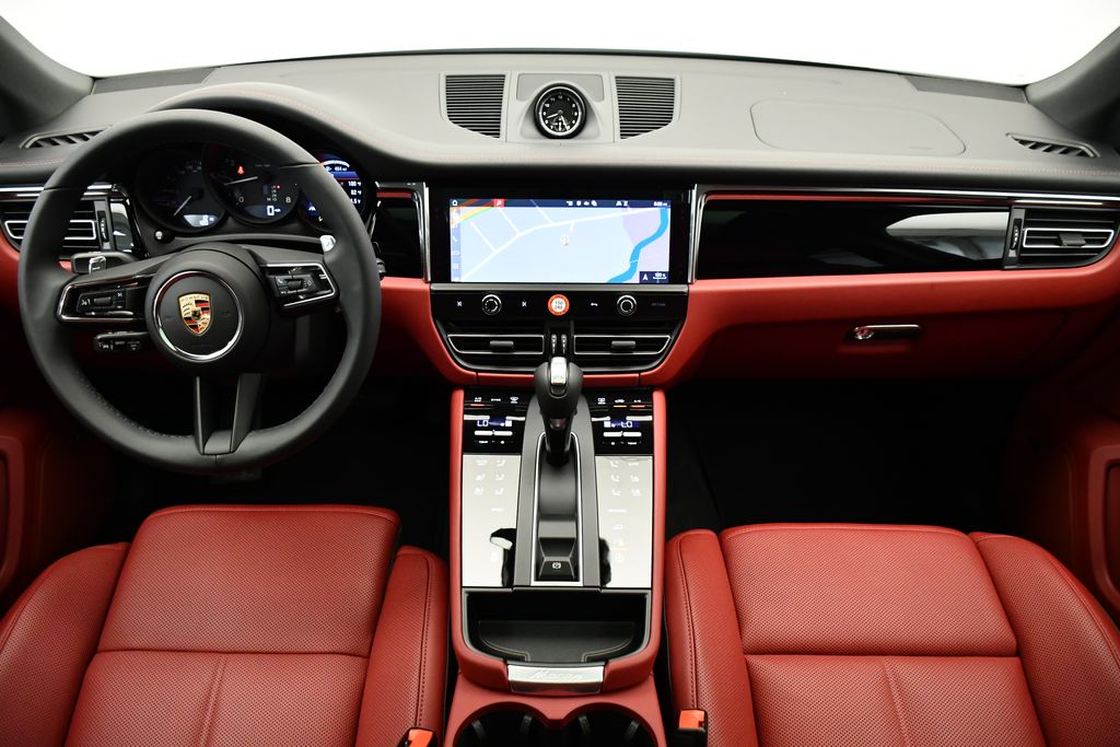 Thumbnail: 2026 Porsche Macan - 23