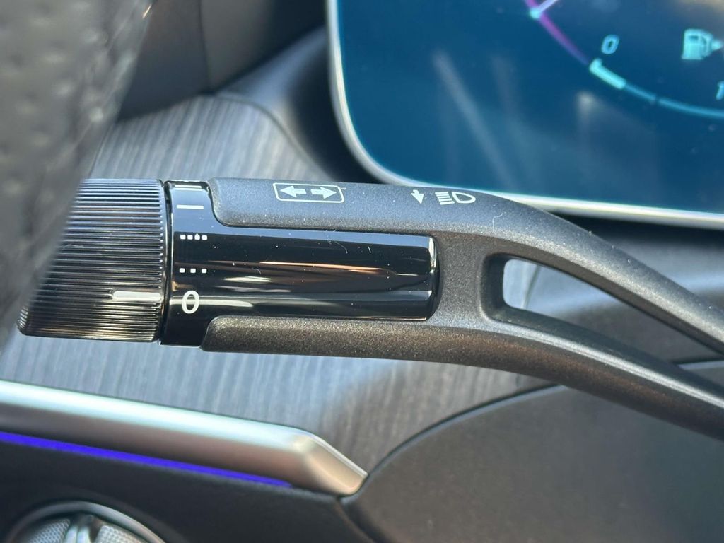 Thumbnail: 2025 Mercedes-Benz C-Class - 16