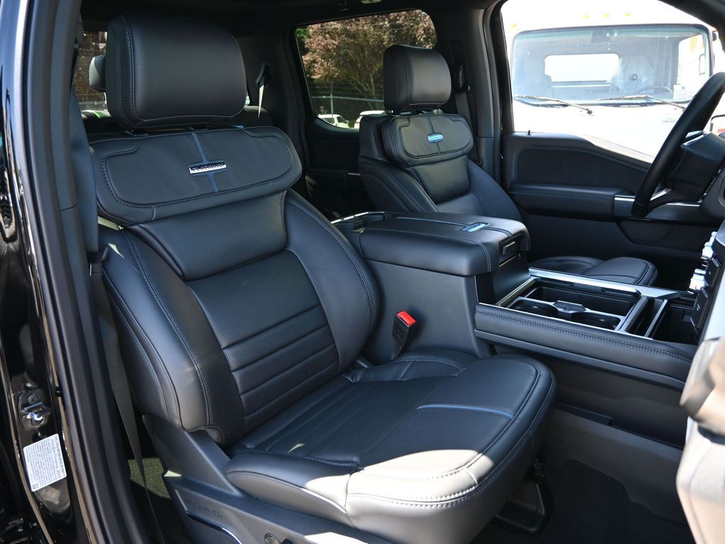 2025 Ford F-350 Super Duty Platinum