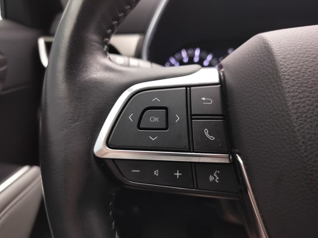 Thumbnail: 2021 Toyota Highlander - 14