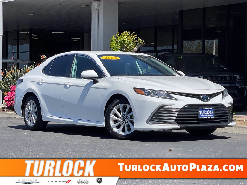 Ice 2024 Toyota Camry Sedan Front-Wheel Drive 8-Speed Automatic