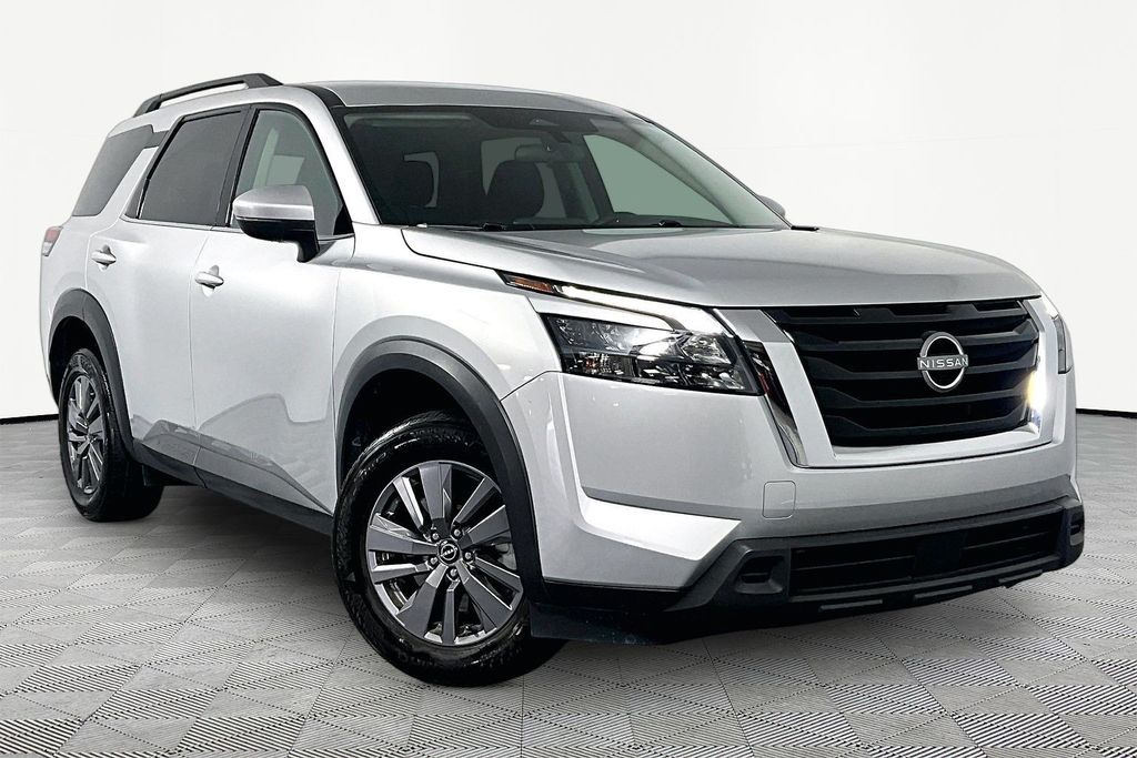 Brilliant Silver Metallic 2025 Nissan Pathfinder SUV / Crossover Front-Wheel Drive 9-Speed Automatic