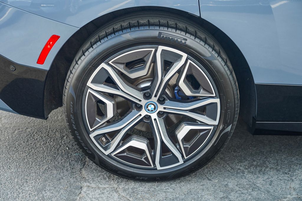 2023 BMW iX xDrive50 11