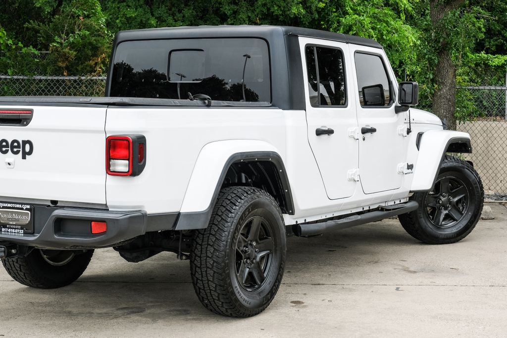 used 2022 Jeep Gladiator car, priced at $28,382