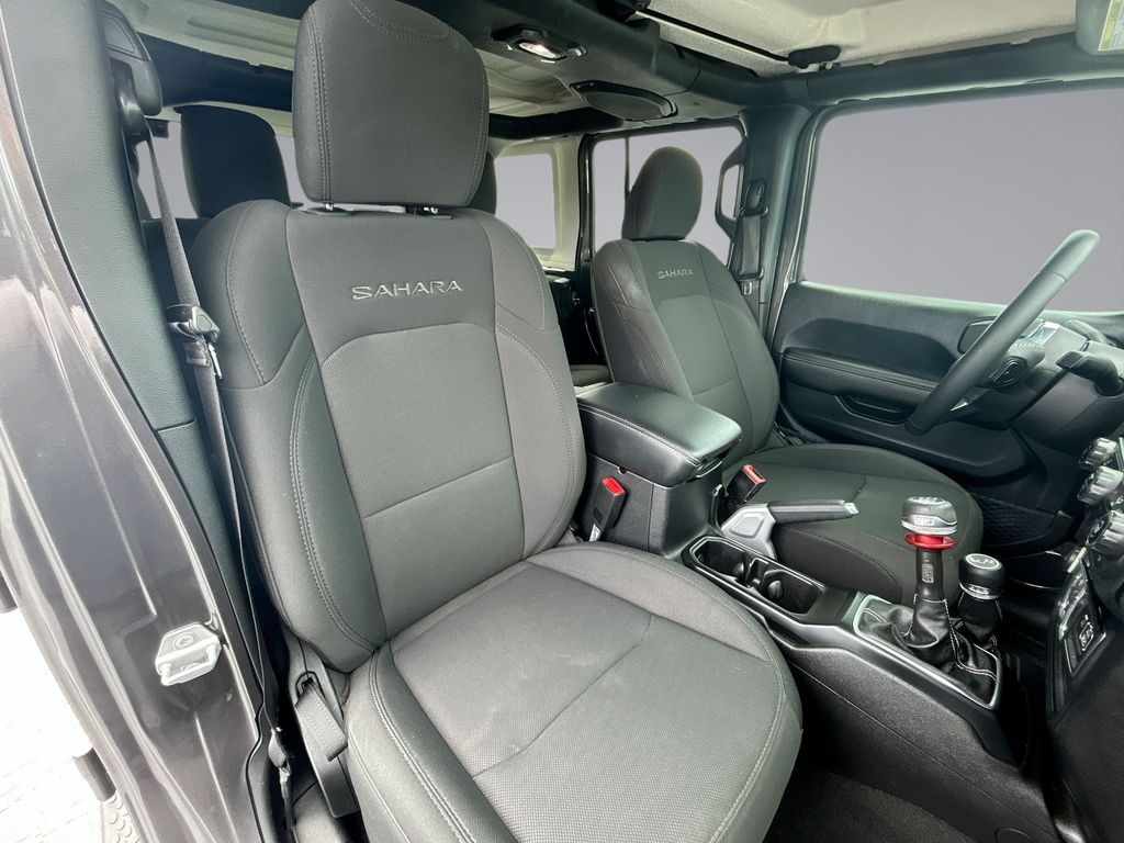 Thumbnail: 2018 Jeep Wrangler - 15