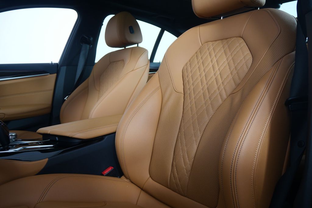 2023 BMW 5 Series 530i 11