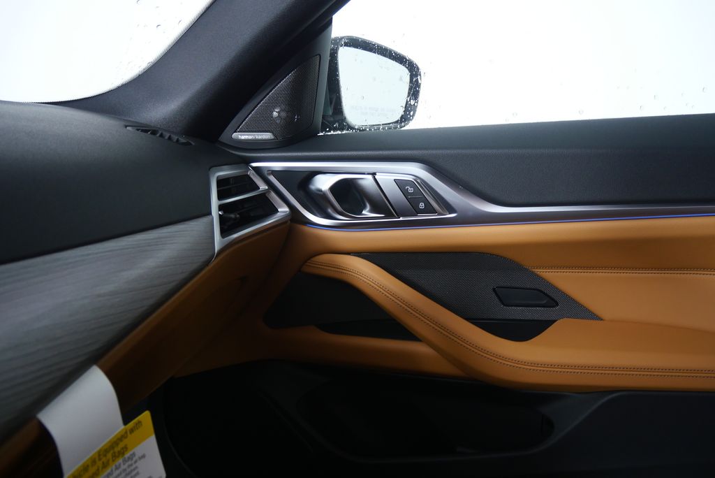 Thumbnail: 2025 BMW i4 - 25