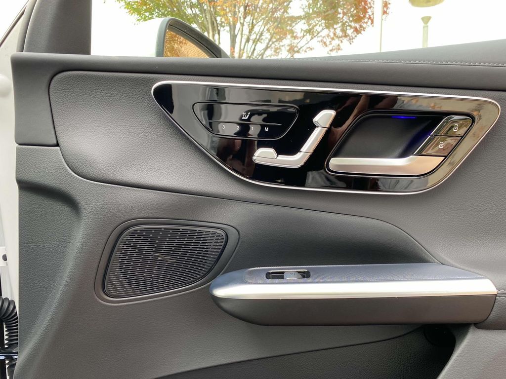 Thumbnail: 2025 Mercedes-Benz GLC - 11