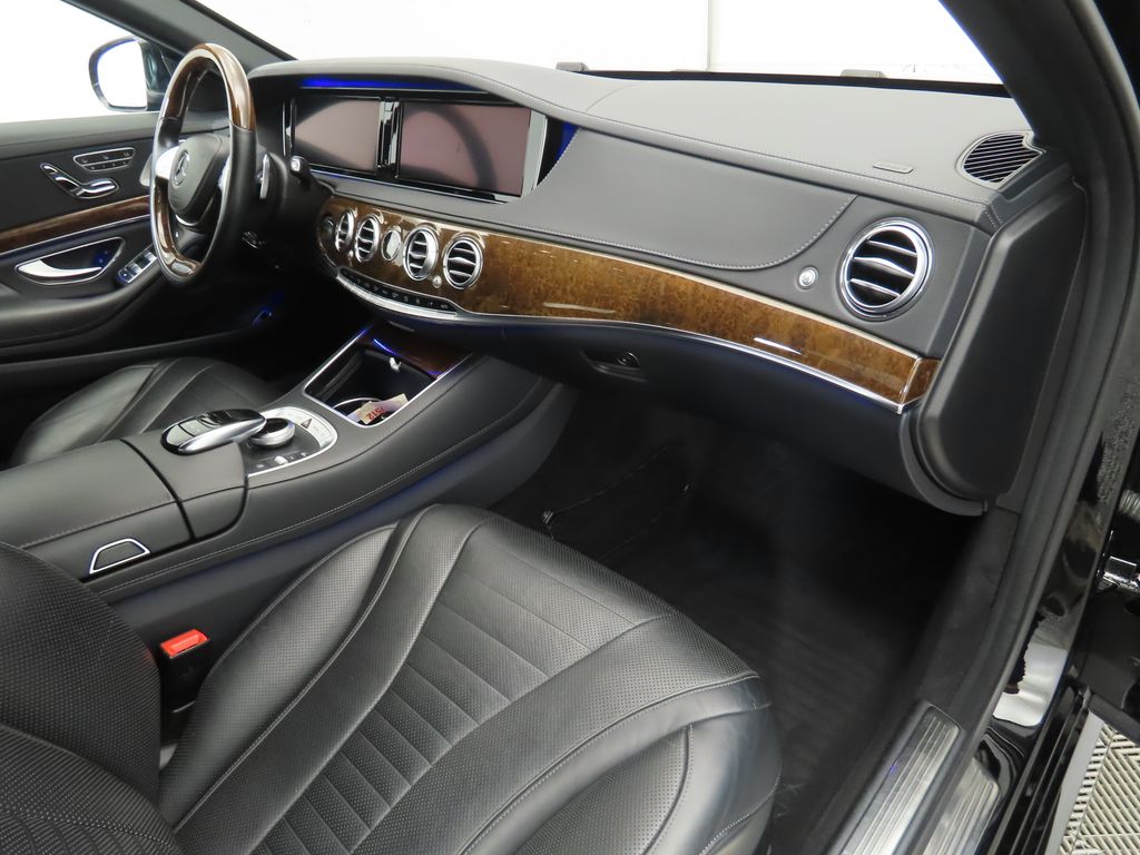 Thumbnail: 2016 Mercedes-Benz S-Class - 16