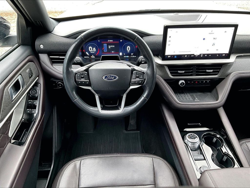 2025 Ford Explorer — photo 18
