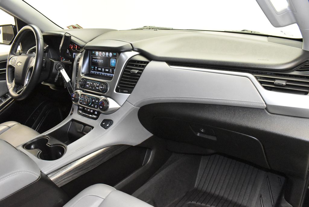 Thumbnail: 2018 Chevrolet Tahoe - 31