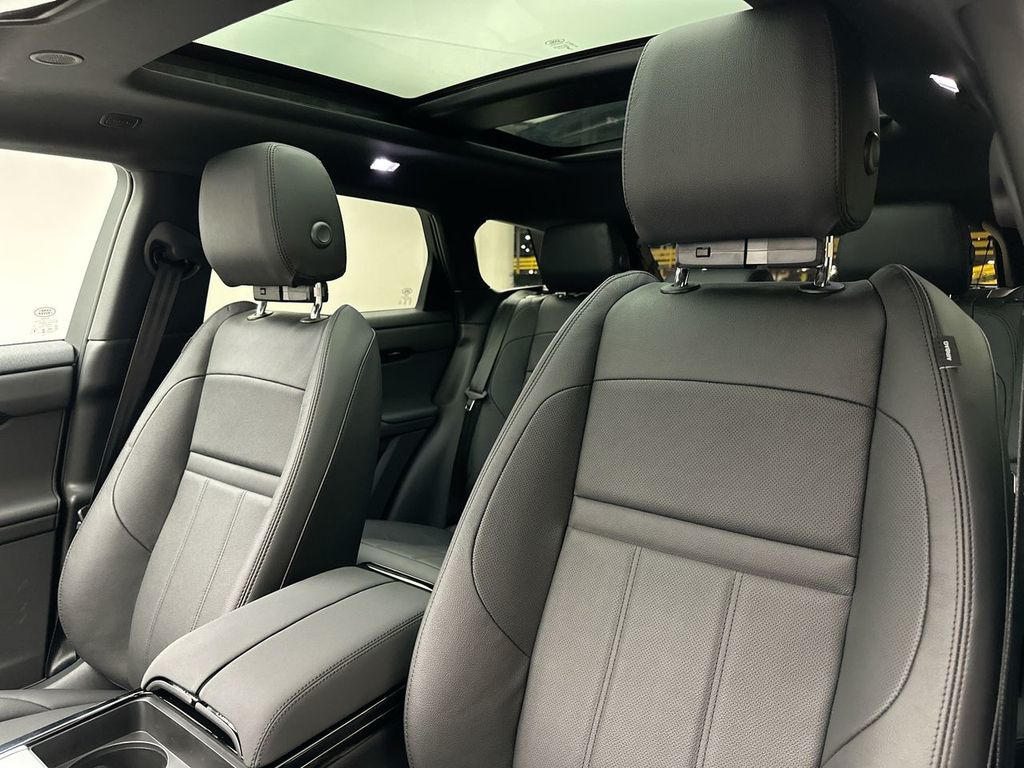 Thumbnail: 2025 Land Rover Range Rover Evoque - 16