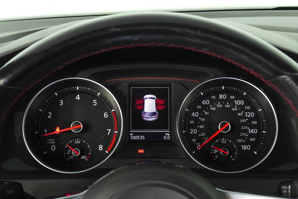 Thumbnail: 2016 Volkswagen Golf - 27