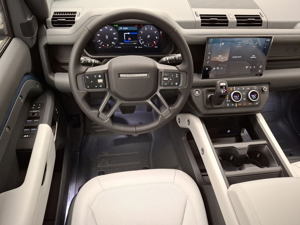 2025 Land Rover Defender 110 7