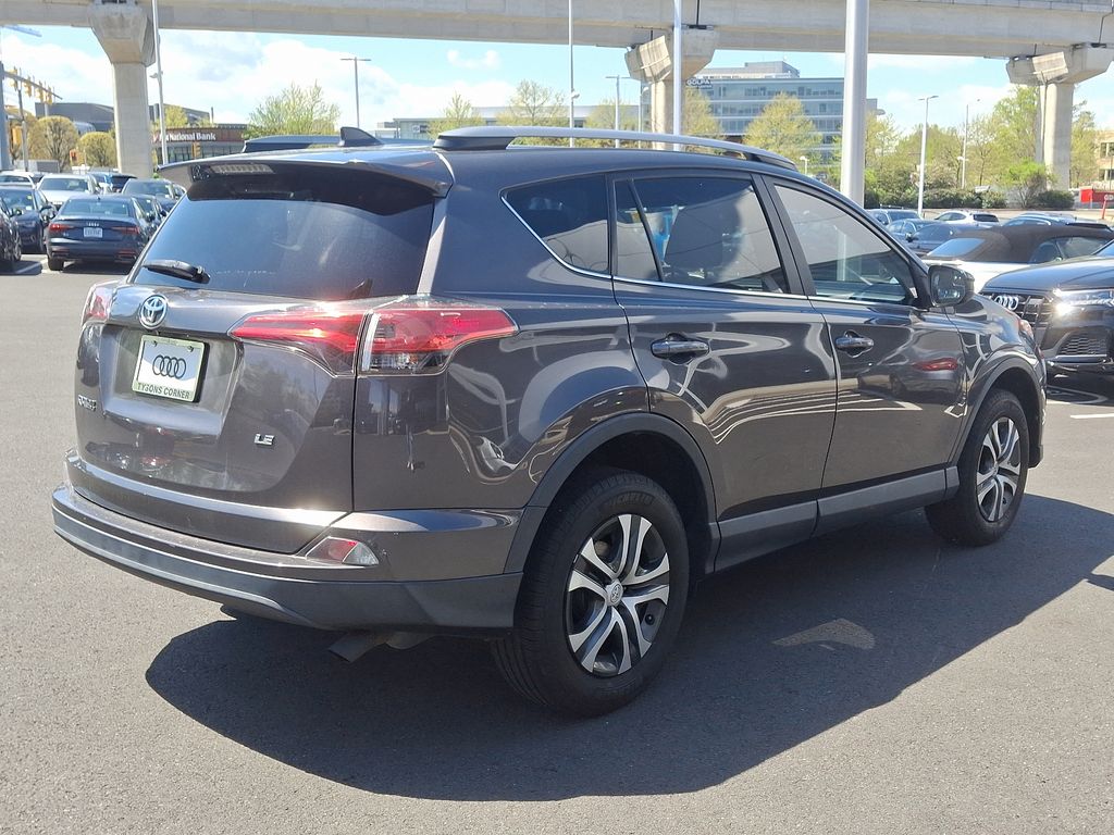 2017 Toyota RAV4 LE 4