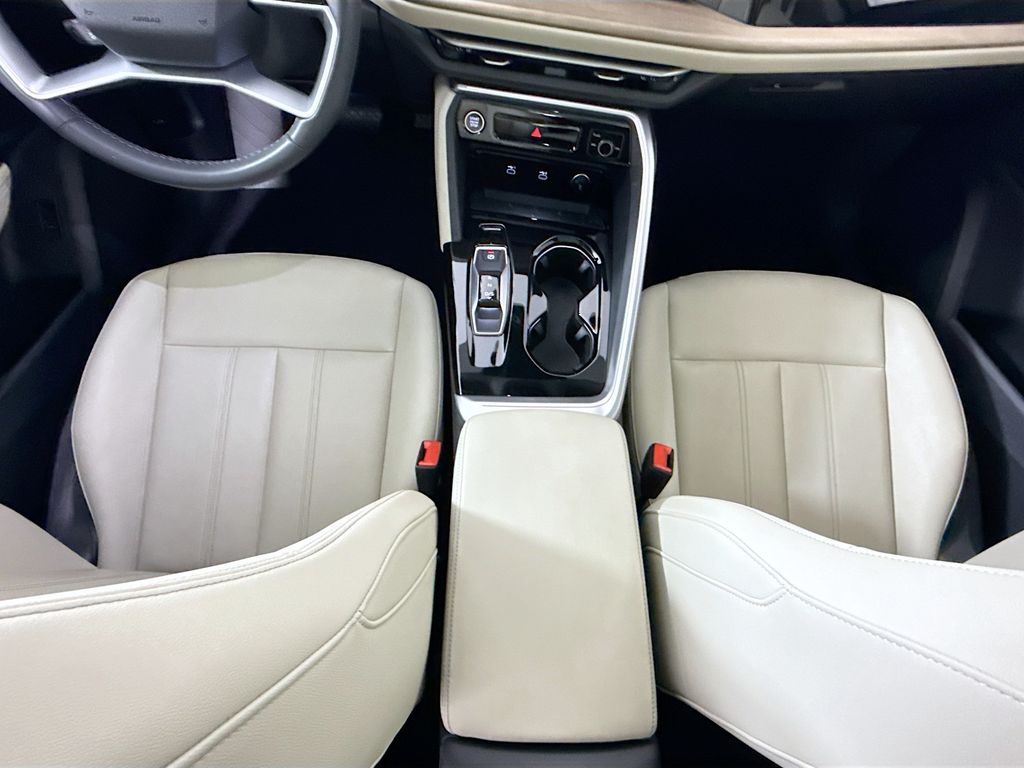 Thumbnail: 2025 Audi Q5 - 16
