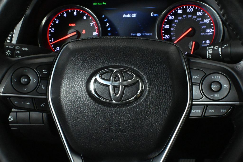 2018 Toyota Camry XSE 19