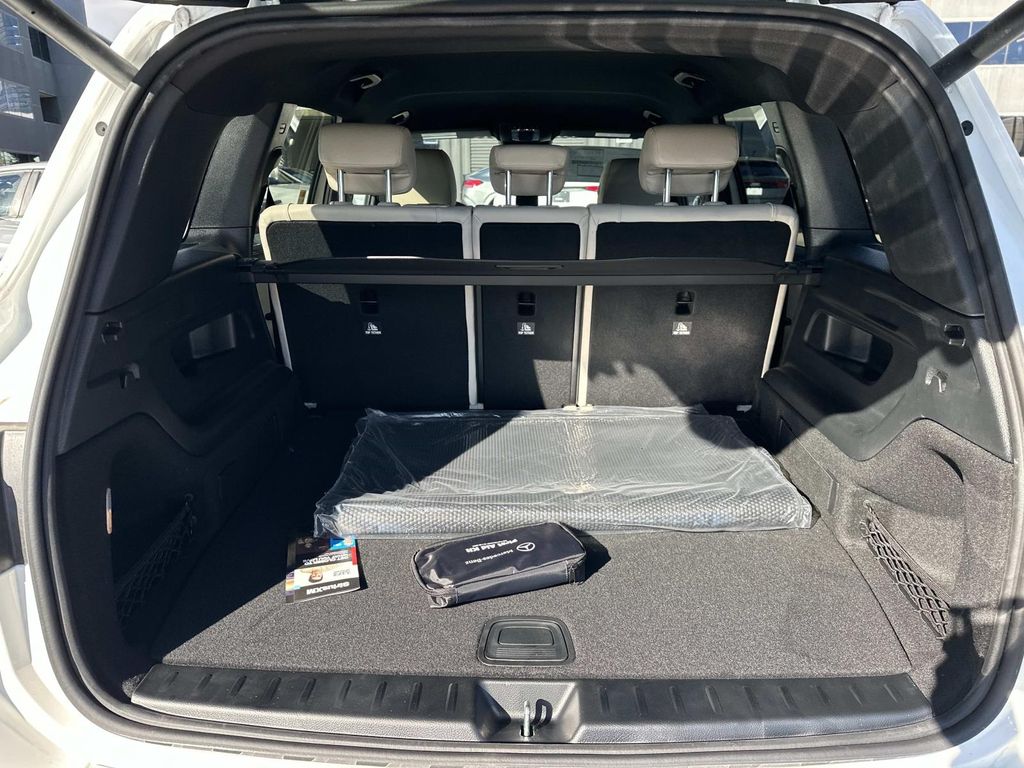 Thumbnail: 2025 Mercedes-Benz GLB - 13