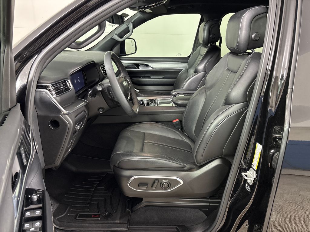Certified Used 2022 Black Jeep Series II image 28