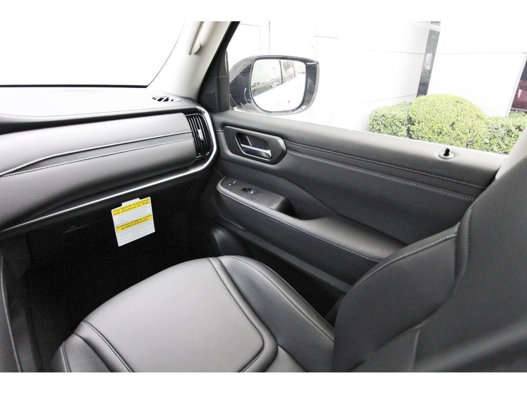 2026 Nissan Armada SV - 7