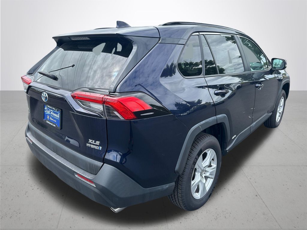 2020 Toyota RAV4 Hybrid XLE
