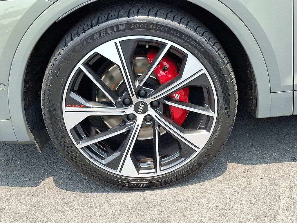 2022 Audi SQ5 Prestige 8