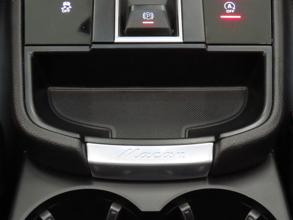 Thumbnail: 2023 Porsche Macan - 28