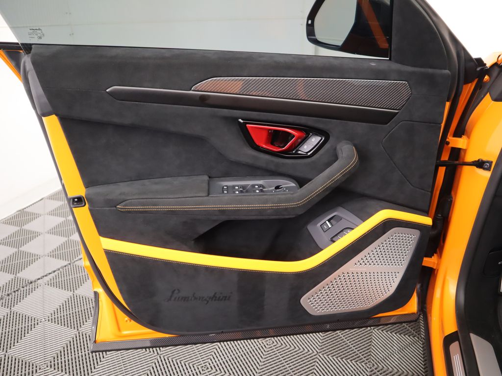 Thumbnail: 2024 Lamborghini Urus - 25