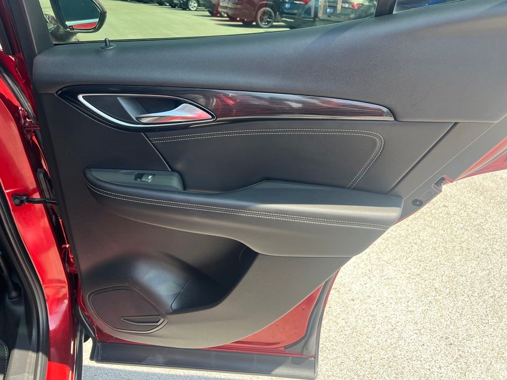 Used 2023 Buick Envision SUV