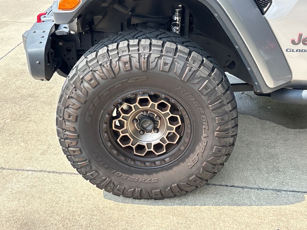 Certified Used 2020 Silver Jeep Rubicon image 11