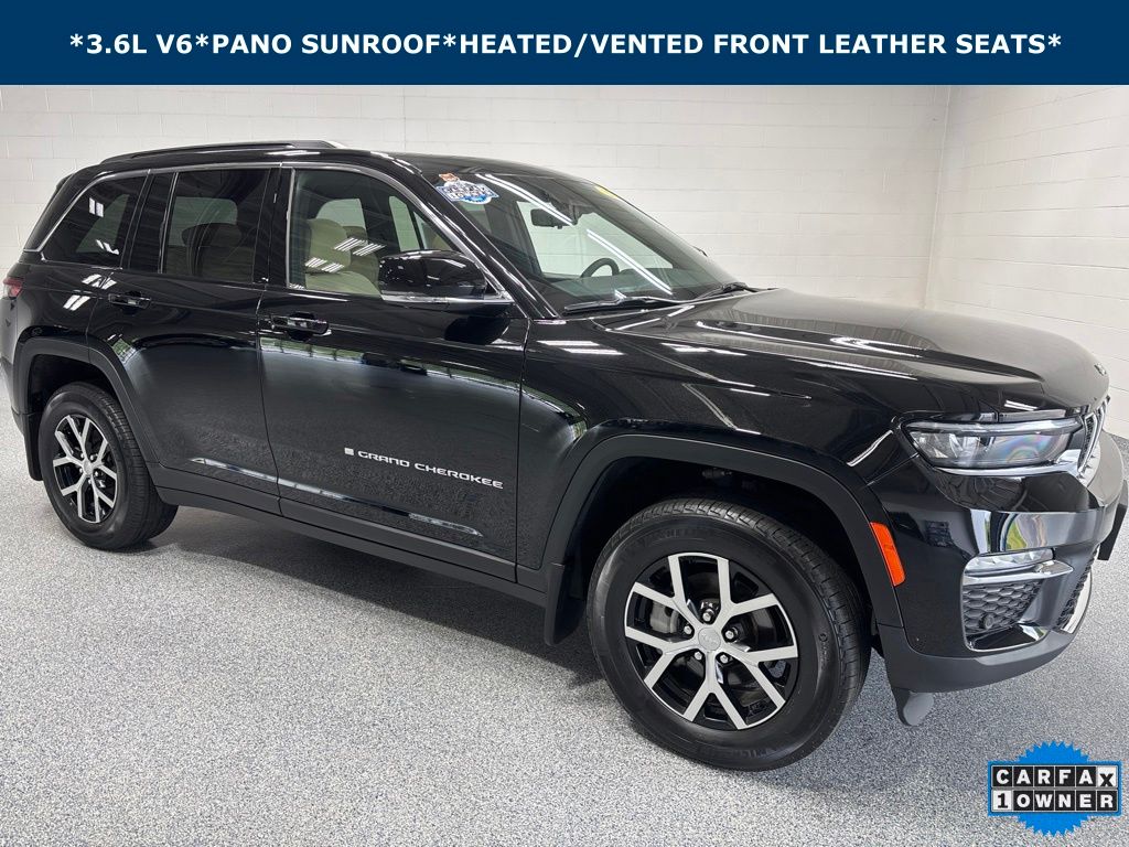 Diamond Black Crystal Pearlcoat 2025 Jeep Grand Cherokee SUV / Crossover Four-Wheel Drive 8-Speed Automatic