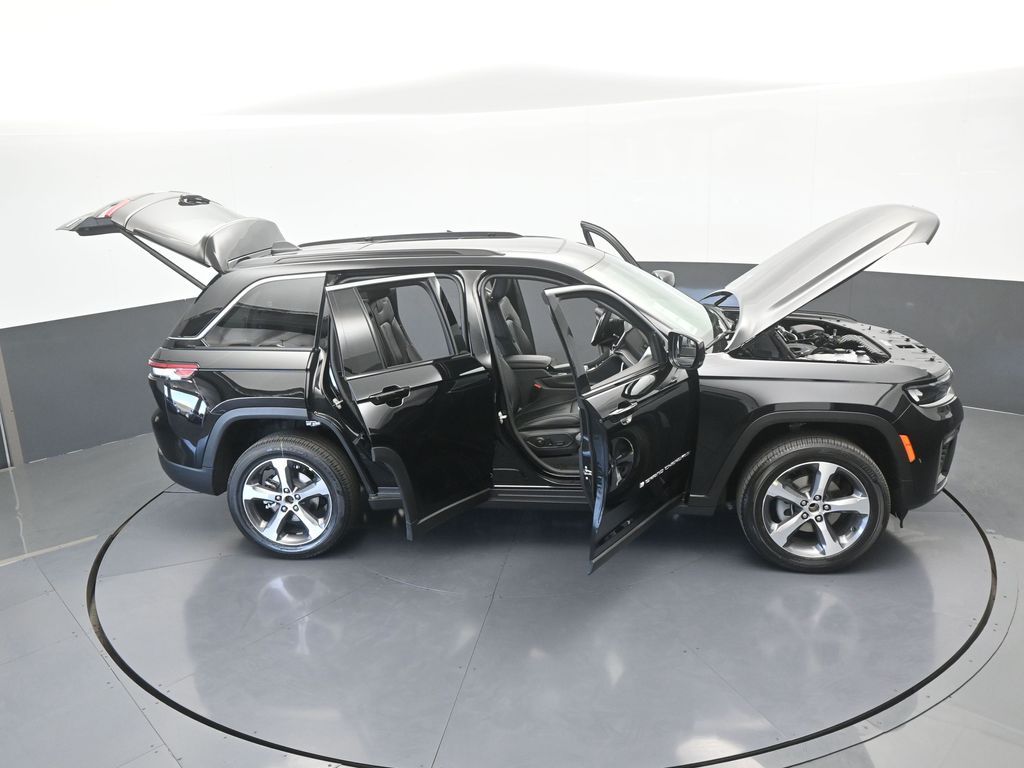 New 2026 Diamond Black Crystal Pearlcoat Jeep Limited image 65