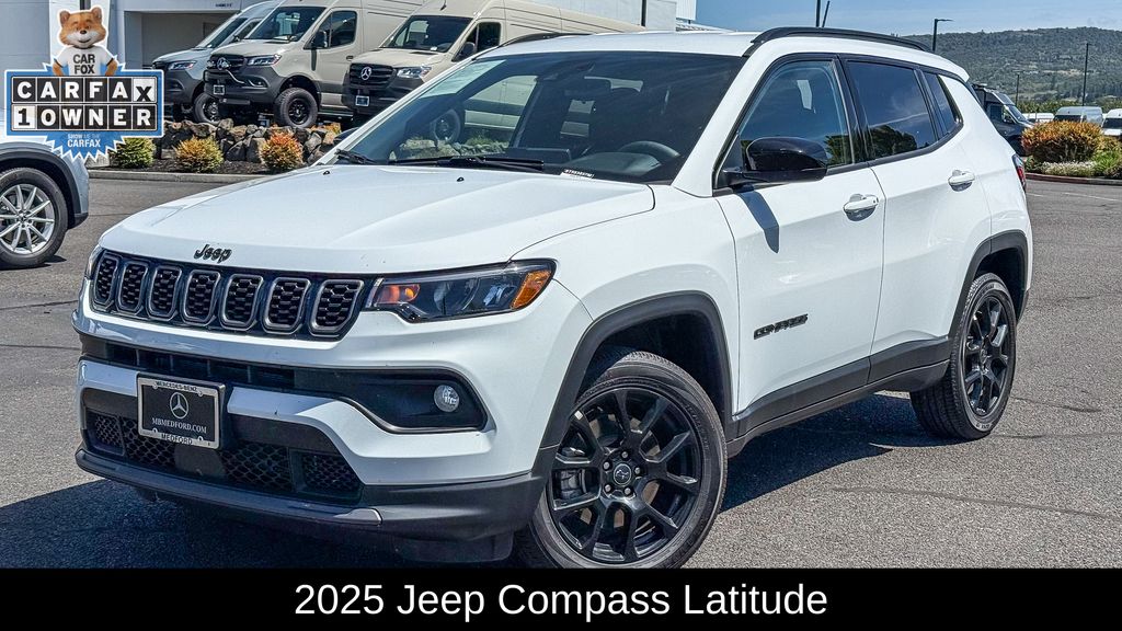 Bright White Clearcoat 2025 Jeep Compass Latitude 4WD SUV / Crossover Four-Wheel Drive 8-Speed Automatic
