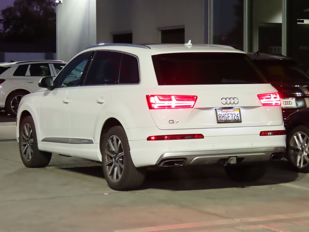 2019 Audi Q7 45 Premium 3