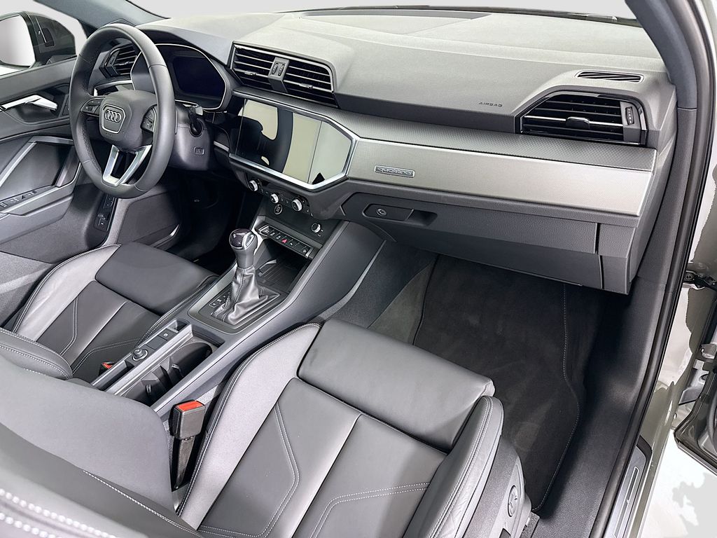 Thumbnail: 2025 Audi Q3 - 17