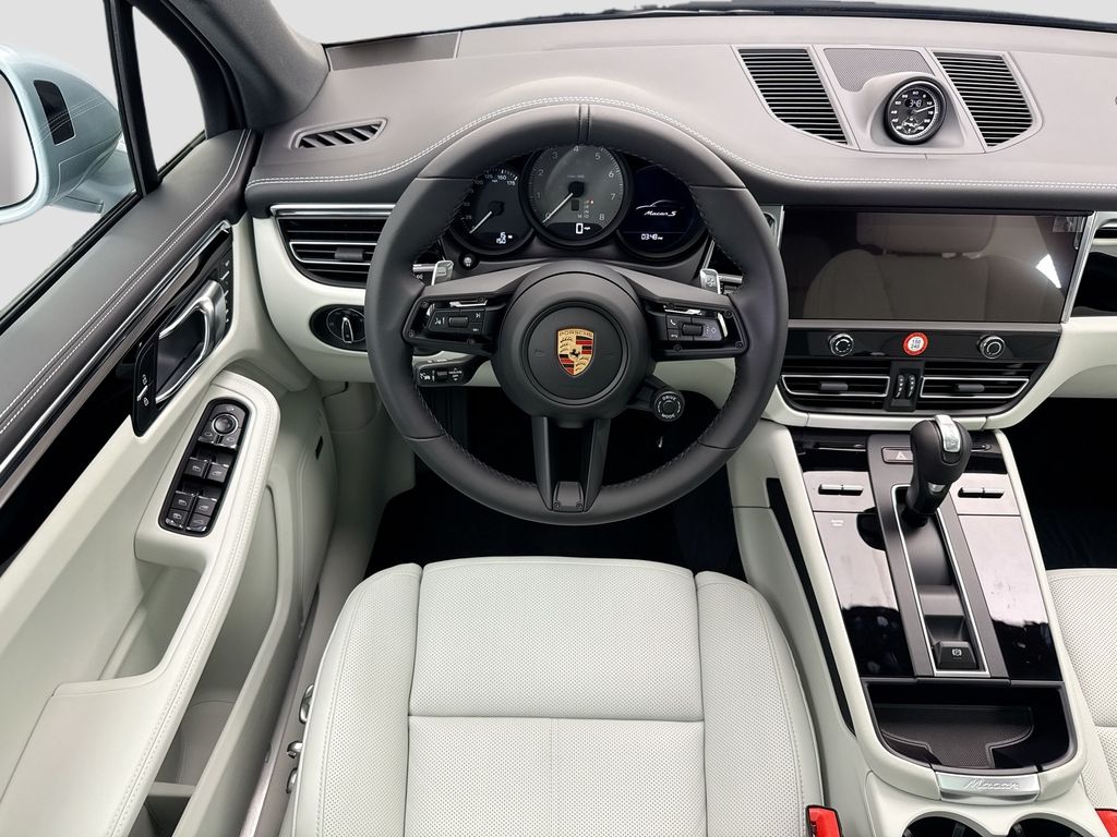 Thumbnail: 2026 Porsche Macan - 13