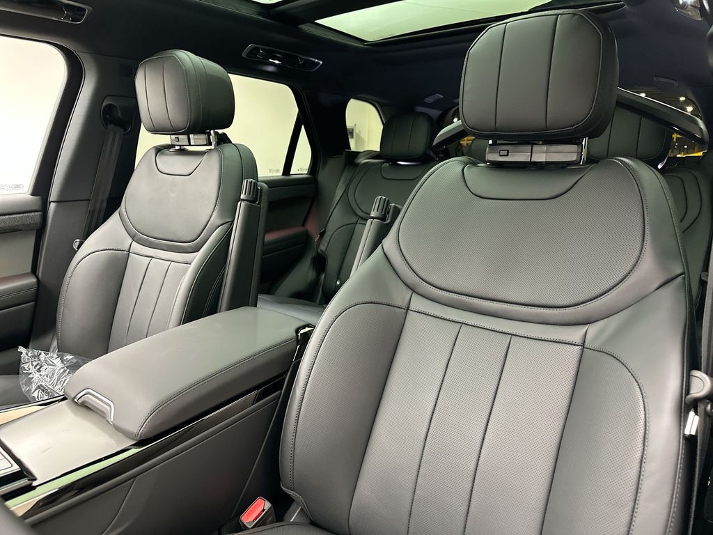 Thumbnail: 2027 Land Rover Range Rover Sport - 10