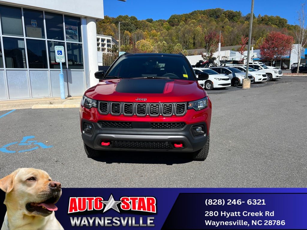 new 2026 Jeep Compass car, priced at $31,990