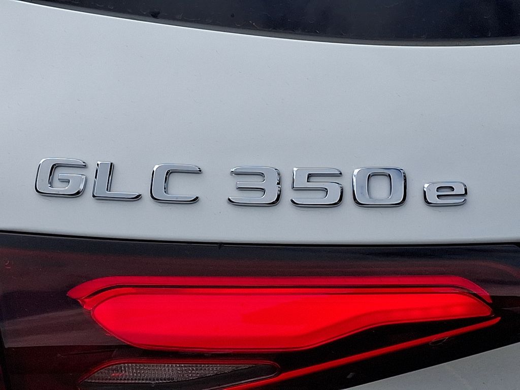 2025 Mercedes-Benz GLC 350 23