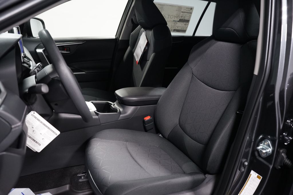 Thumbnail: 2025 Toyota RAV4 - 27