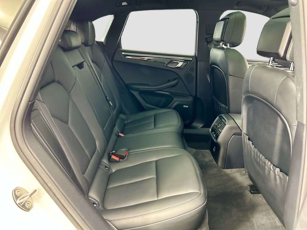 Thumbnail: 2020 Porsche Macan - 23