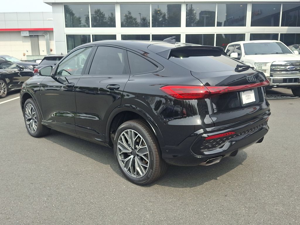 Thumbnail: 2026 Audi Q5 - 4